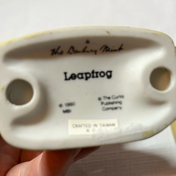The Danbury Mint Leapfrog, The Gift, and Homecoming Figurines. 4”. Vintage - Picture 4 of 7